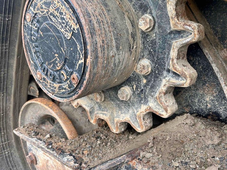 2018-deere-325g-image-14