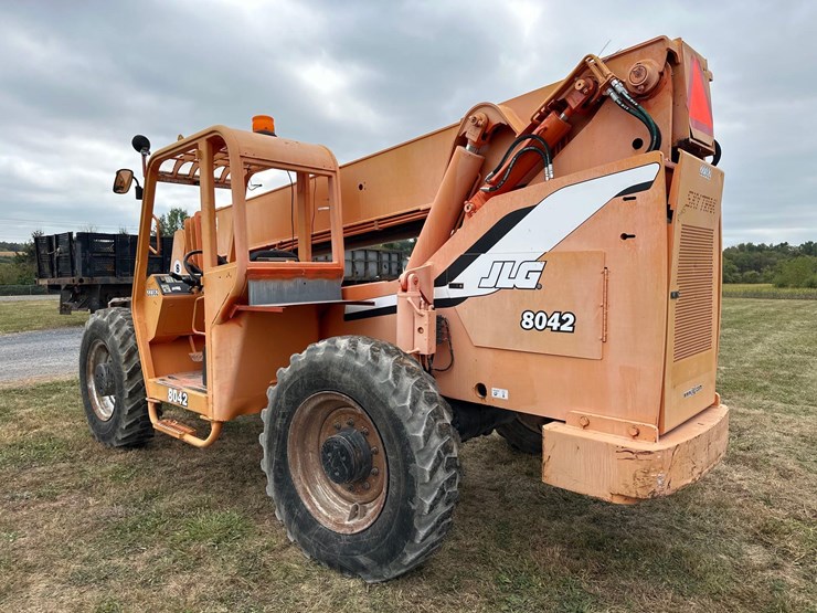 2005-jlg-8042-image-13