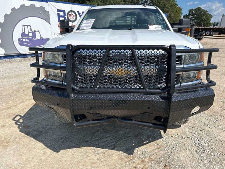 2019-chevrolet-2500-image-30