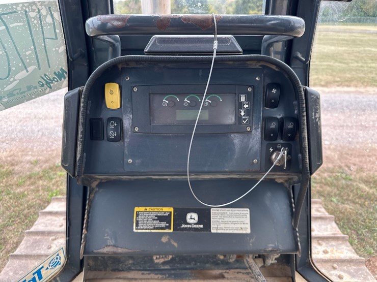 2013-deere-450j-lt-image-18