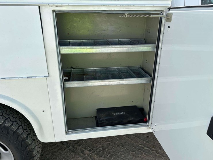 2019-chevrolet-2500-image-25