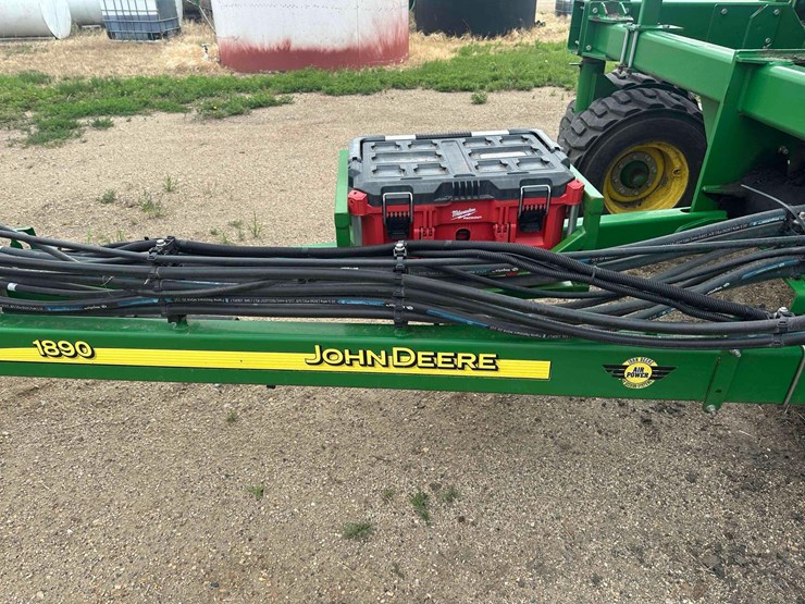 john-deere-1890-image-32