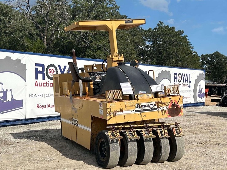 2002-ferguson-sp915re-ride-on-pneumatic-asphalt-compactor-image-4