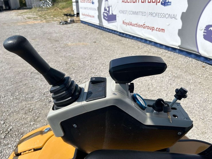 2025-ir-ire20-mini-excavator-image-17