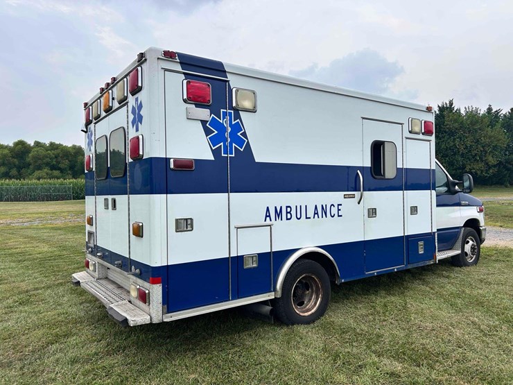 2008-ford-ambulance-image-5