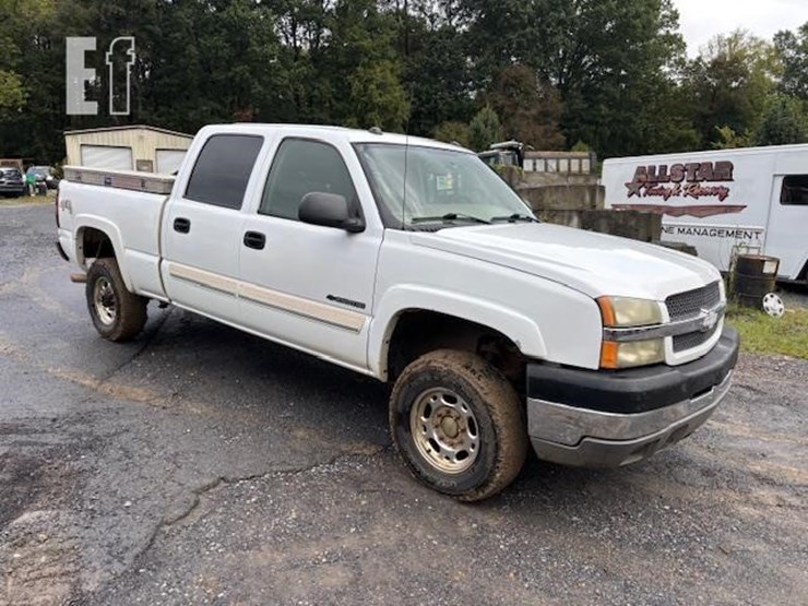 2004-chevrolet-silverado-2500-image-3