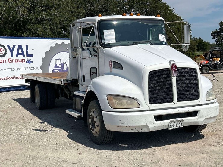 2011-kenworth-t300-image-4