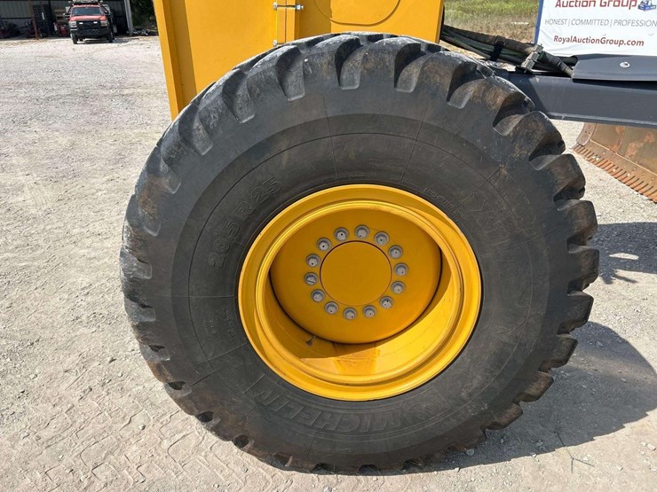 2025-deere-872gp-image-50