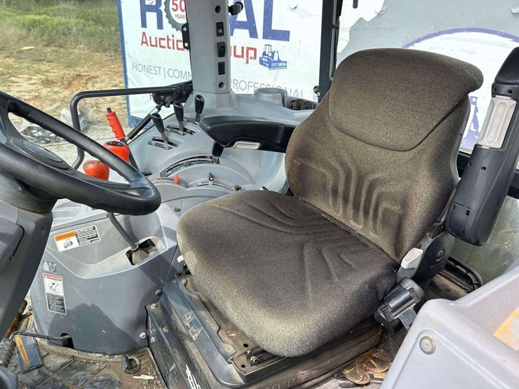 2017-kubota-m5-111d-image-13
