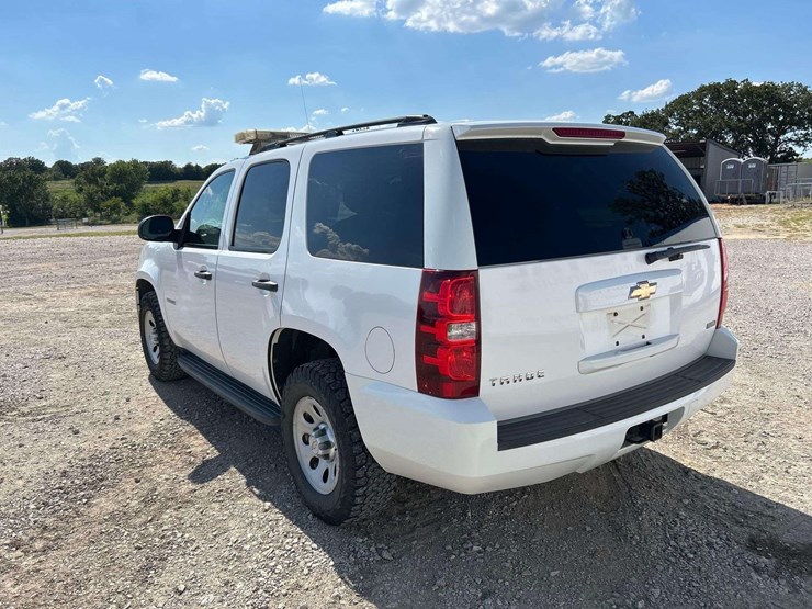 2010-chevrolet-tahoe-image-3