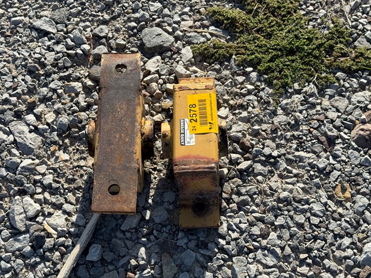 #2578-•-lot-of-(2)-shaft-carriers-image-1