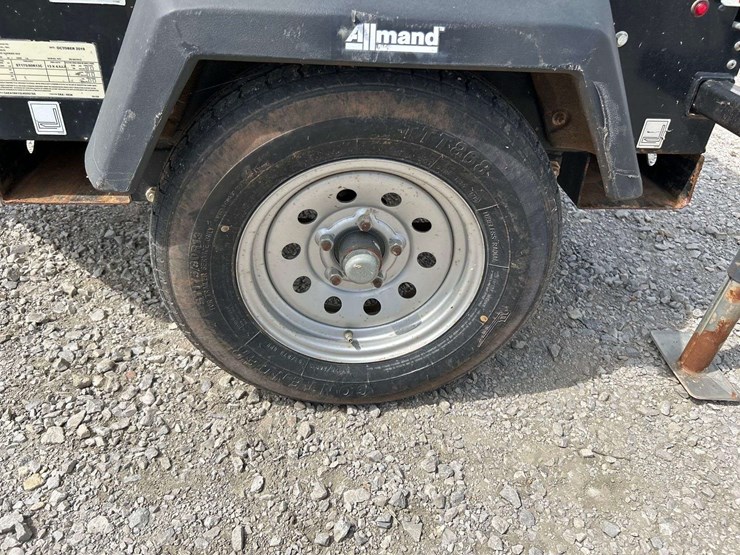 2019-allmand-bros-night-lite-v-series-image-14