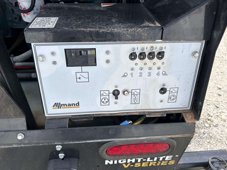 2019-allmand-bros-night-lite-v-series-image-10
