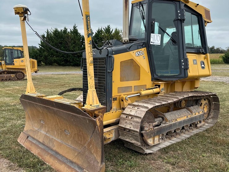 2013-deere-450j-lt-image-1