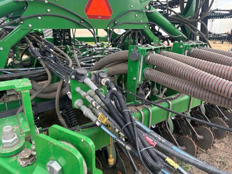 john-deere-1890-image-13