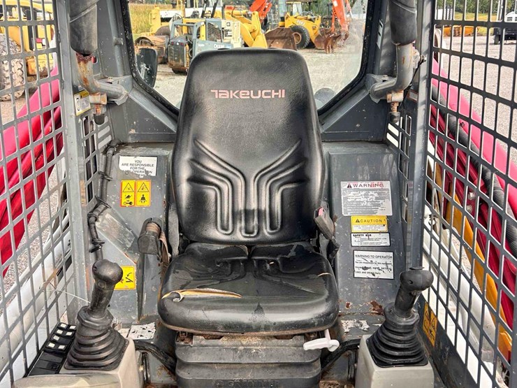 2016-takeuchi-tl8-image-22