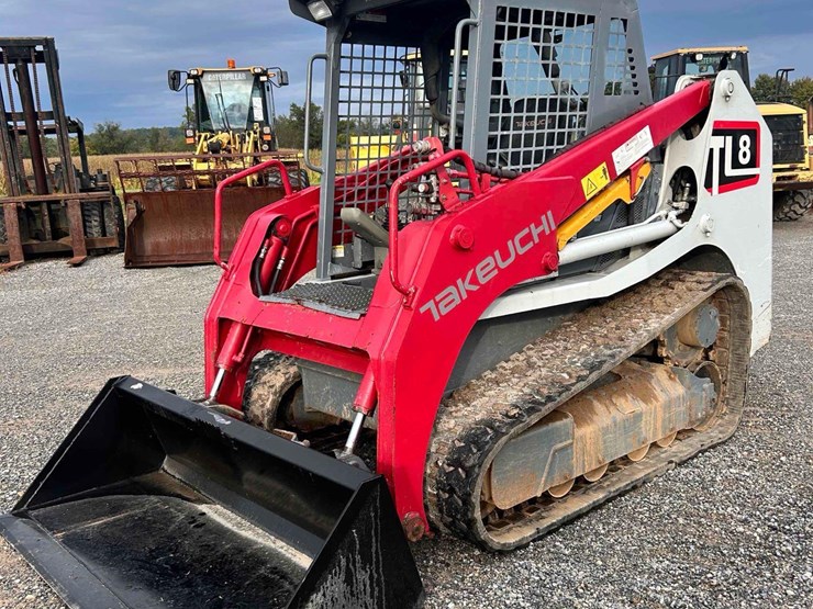 2016-takeuchi-tl8-image-1