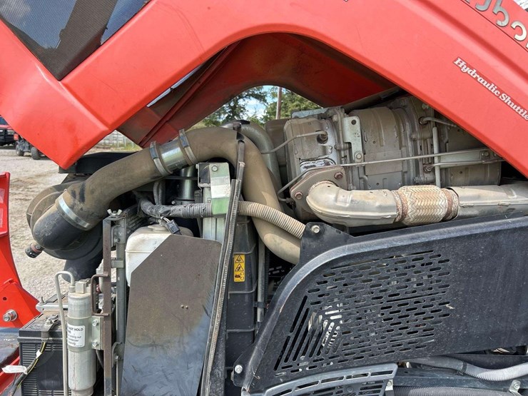 2017-kubota-m5-111d-image-7
