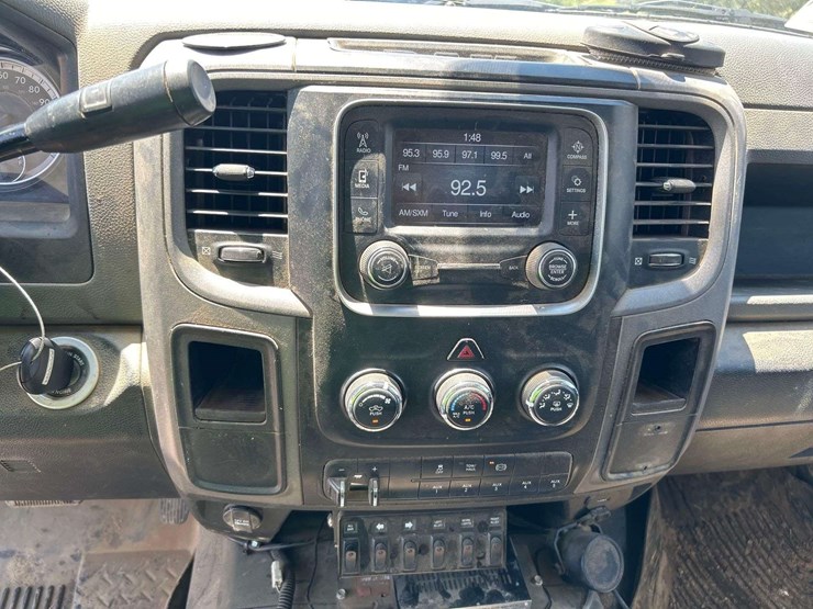 2017-ram-5500-chassis-crew-cab-reading-service-truck-image-15