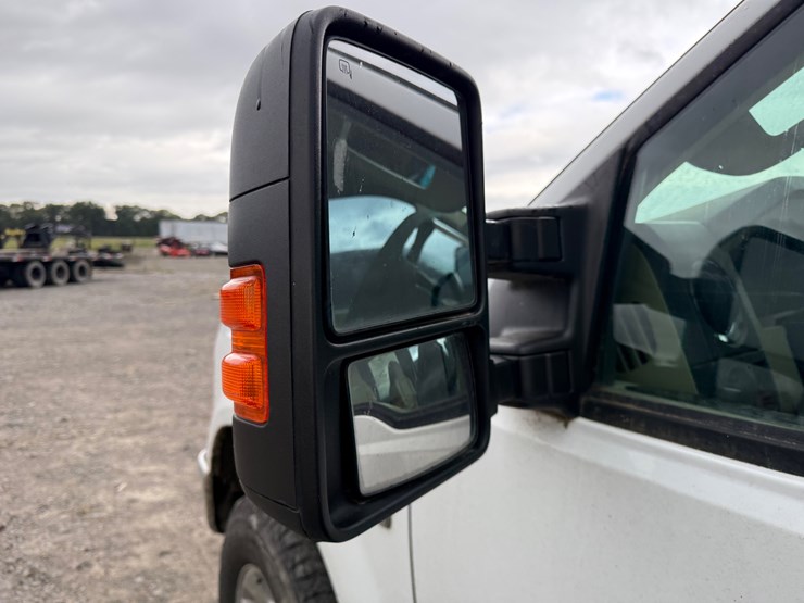 2010-ford-f350-image-21
