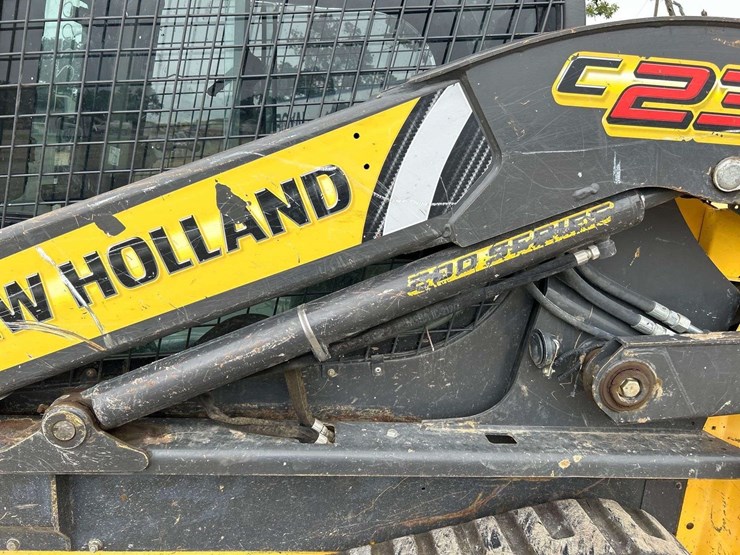 new-holland-c238-image-16