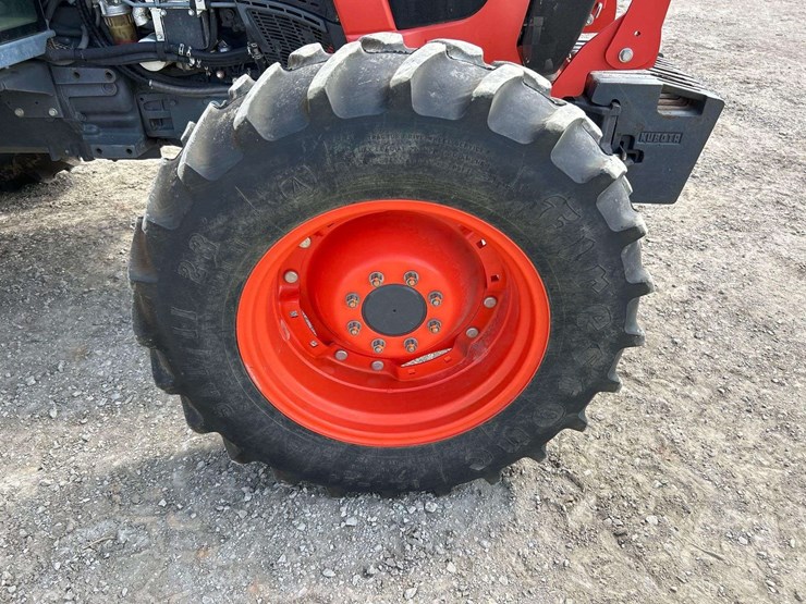 2017-kubota-m5-111d-image-27