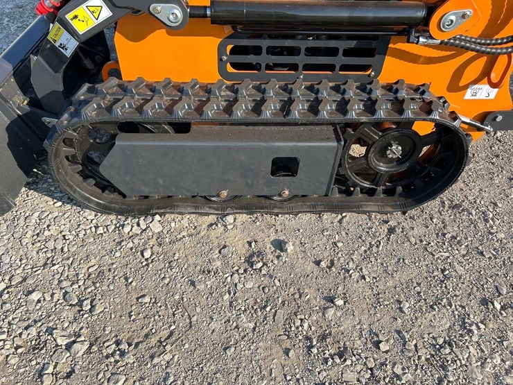 2025-unused-landhero-ldh-t460xx-mini-skid-steer-image-13