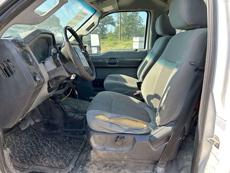 2012-ford-f550-image-11