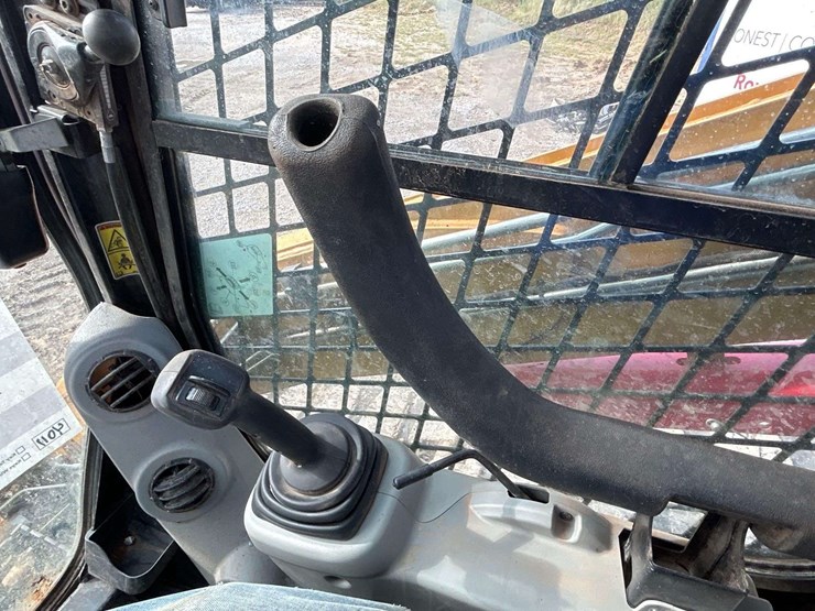 2011-caterpillar-299c-image-11