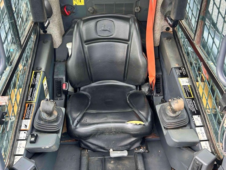 2018-deere-325g-image-16