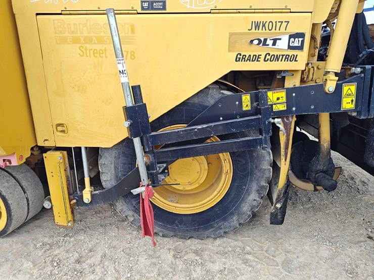 2013-caterpillar-ap-500e-image-28