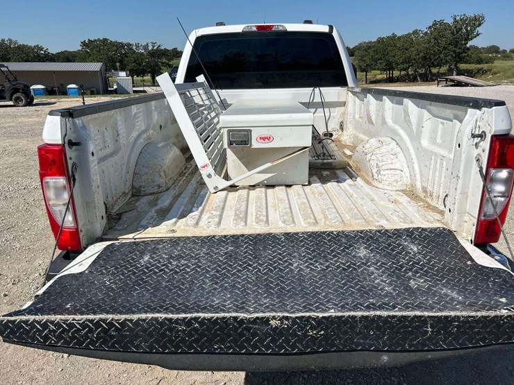 2021-ford-f250-xl-image-19