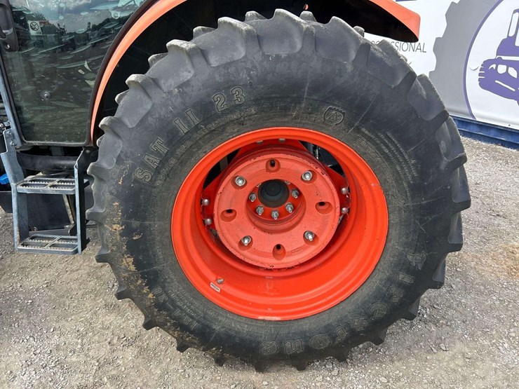 2017-kubota-m5-111d-image-25
