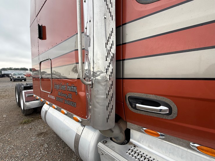 2015-peterbilt-579-image-29