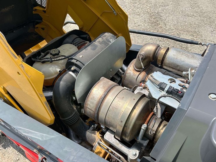 2018-deere-310l-image-7