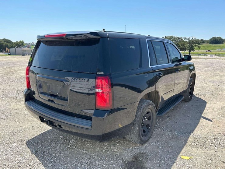 2019-chevrolet-tahoe-image-3
