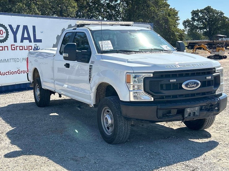 2022-ford-f250-xl-image-4