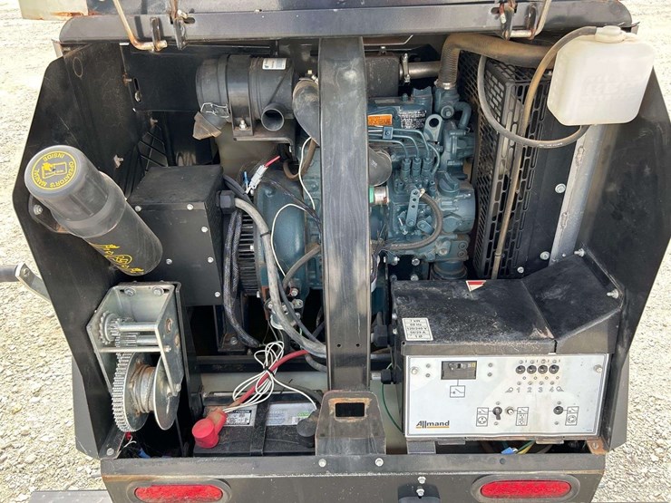 2019-allmand-bros-night-lite-v-series-image-8