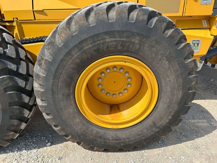 2025-deere-872gp-image-46