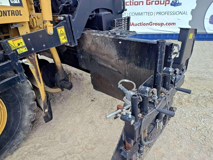 2013-caterpillar-ap-500e-image-24