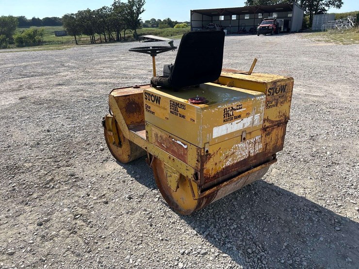 stow-one-tonner-tandem-smooth-drum-roller-image-2