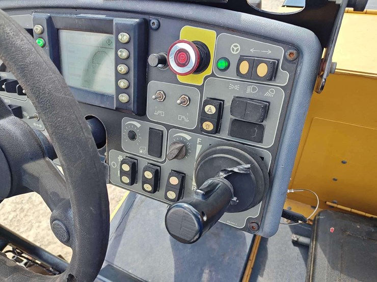 2013-caterpillar-ap-500e-image-37