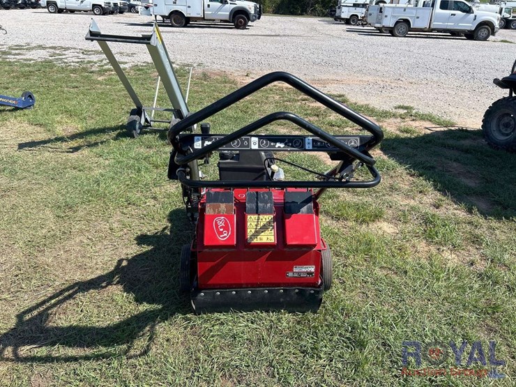 2022-toro-21in-hydraulic-walk-behind-turf-aerator-image-3
