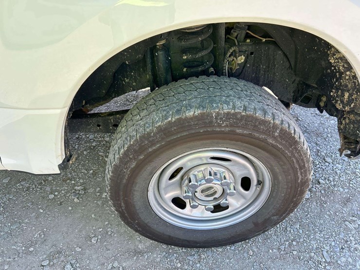 2021-ford-f250-xl-image-24