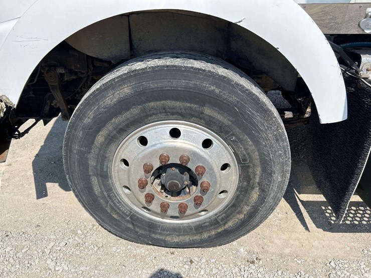 2004-kenworth-t800-image-23