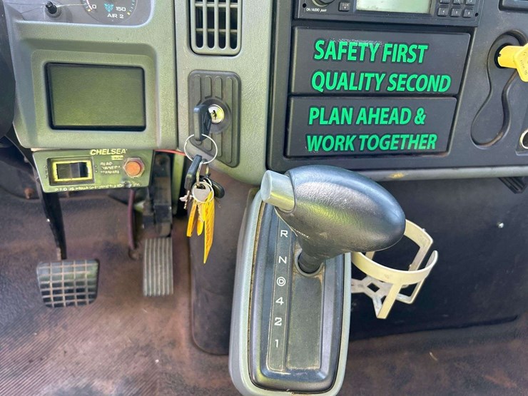 2005-international-durastar-4300-image-15