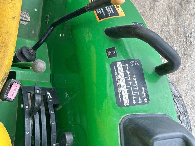 2016-john-deere-5055e-image-13