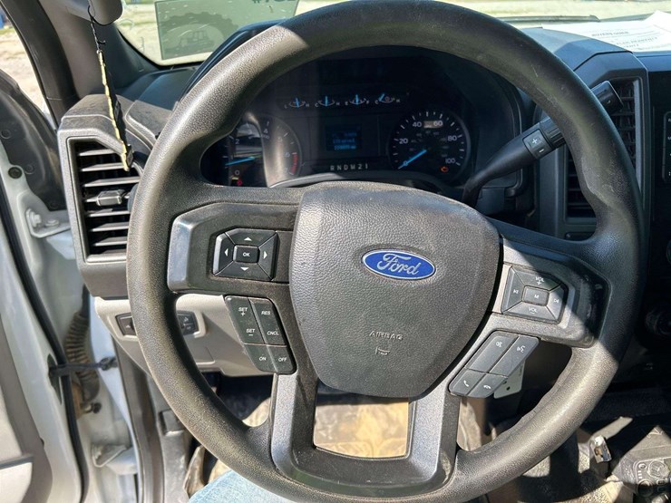 2021-ford-f250-xl-image-13