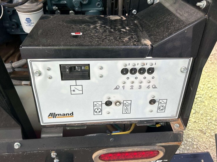 2019-allmand-bros-night-lite-v-series-image-9