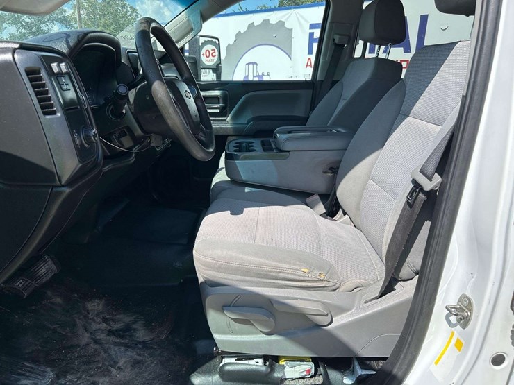 2019-chevrolet-2500-image-11